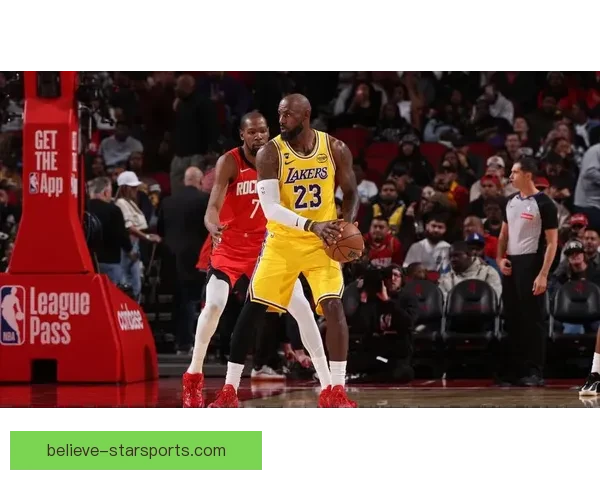 詹姆斯关键时刻再现统治力湖人逆转勇士赛况回顾